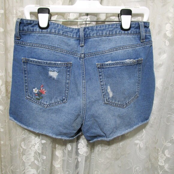 Time and Tru High Rise Floral Embroidered Denim Shorts size 10 Boho Coachella - Picture 7 of 13